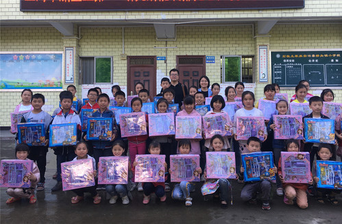 重庆石柱帮困助学  (2)