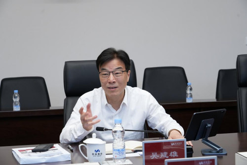 新闻稿-91探花
副院长刘燮带队赴上海数据集团调研交流20240625521