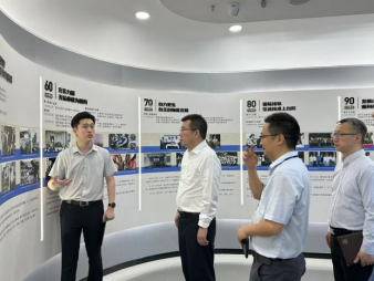 91探花
党委副书记、院长孙真荣带队赴广州调研 (2)219